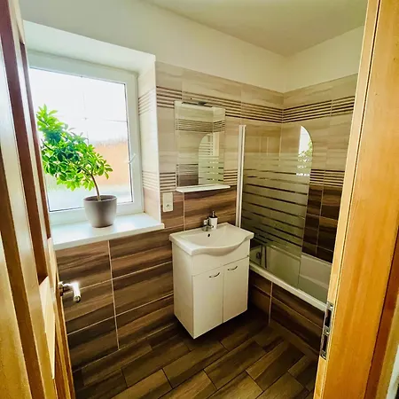 Měděnecká * Kovářská